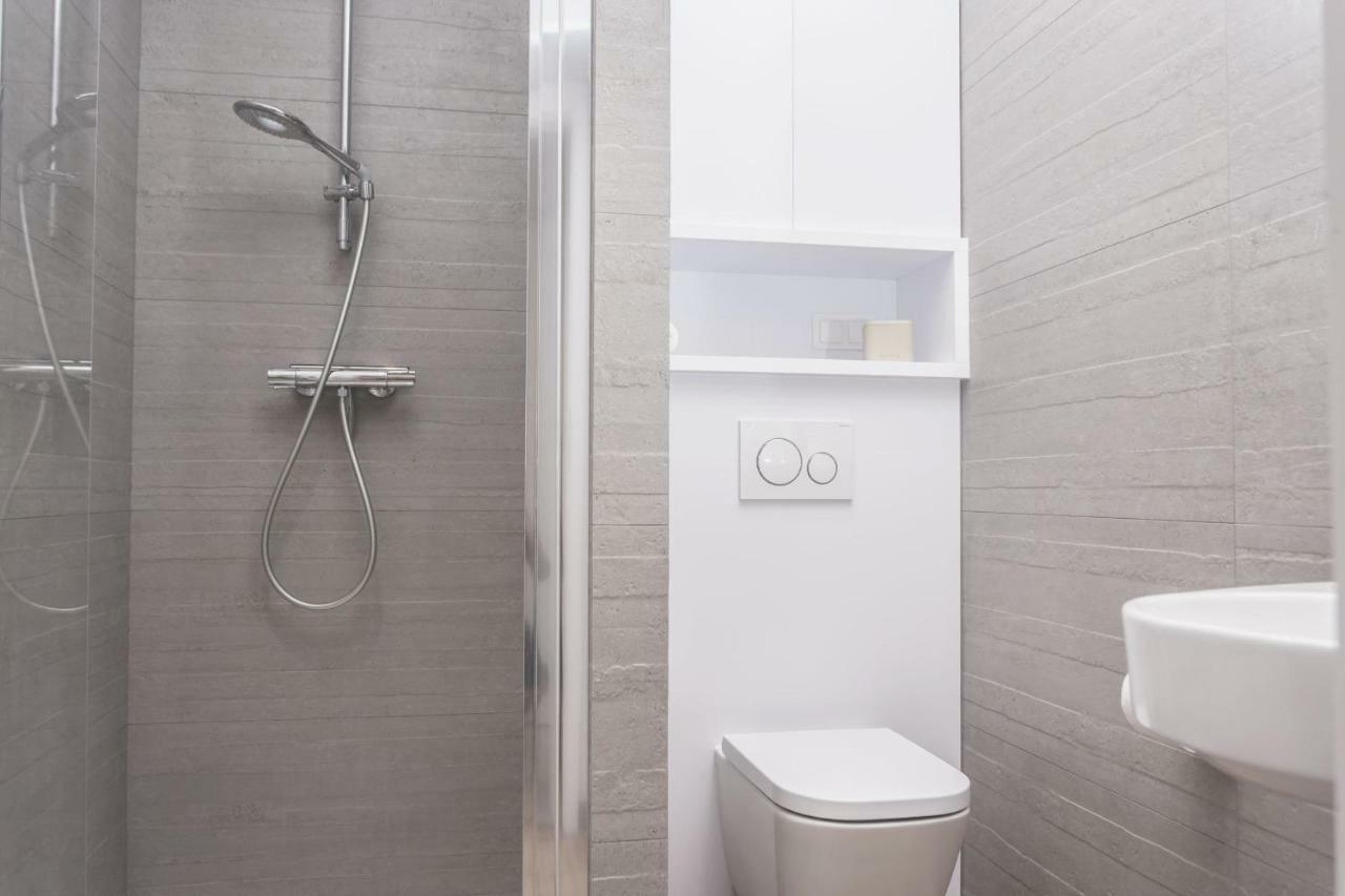 Apartament Bm Apartment กดัญสก์ ภายนอก รูปภาพ